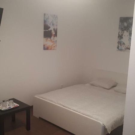 Apartman - Sukromie V Meste Bratislava Exterior foto
